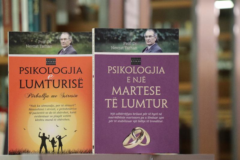 Prof. Dr. Nevzat Tarhan’ın Arnavutça ‘ya çevrilen kitapları, Kosova’da okuyucuyla buluştu